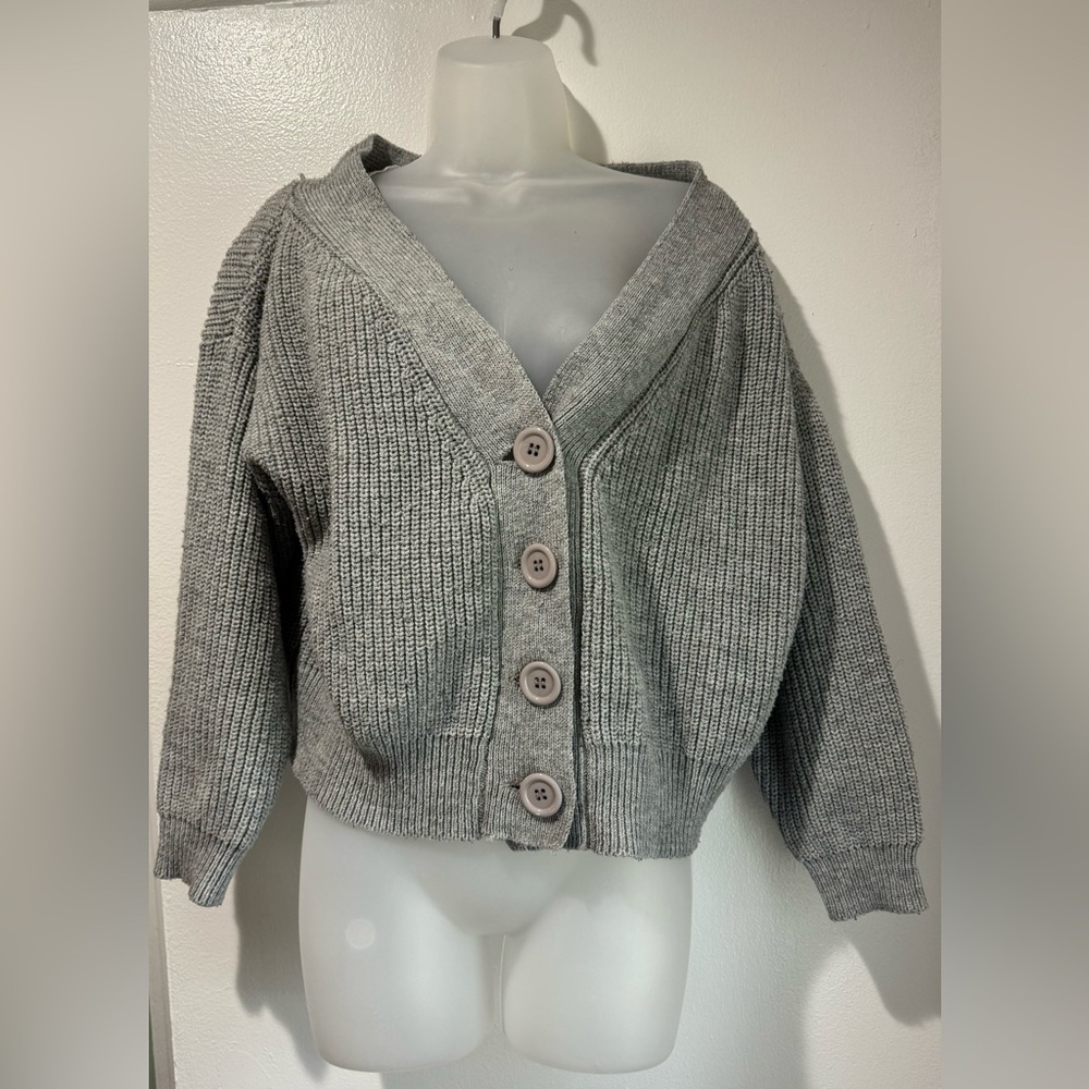 Gray Button-Up Knit Cardigan With Adjustable Fit Straps (Size M)